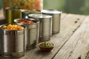 مدت زمان نگهداری و نکات بهداشتی غذاهای کنسروی