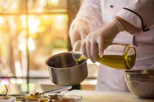 روغن هایی که برای سرخ کردن اصلا مناسب نیستند!