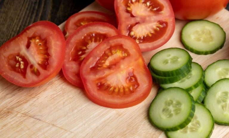 مصرف گوجه و خیار احتمال بروز آلزایمر را افزایش می دهد!