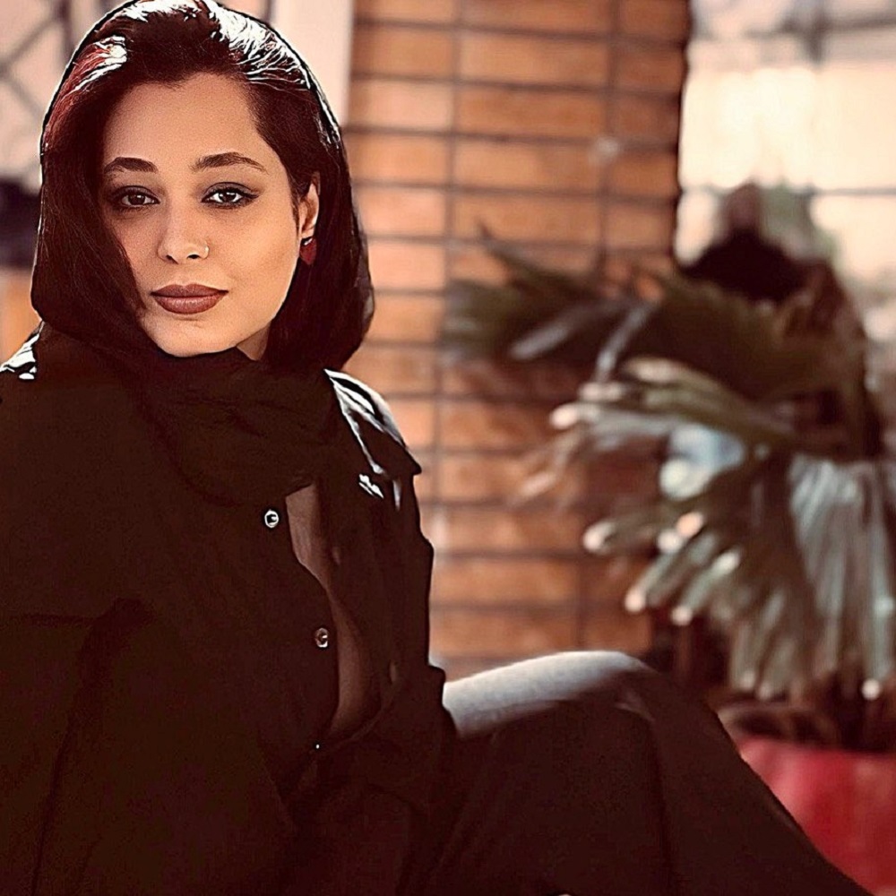 ژست جذاب و دلربای ارغوان سریال دلدادگان در قاب جدید!