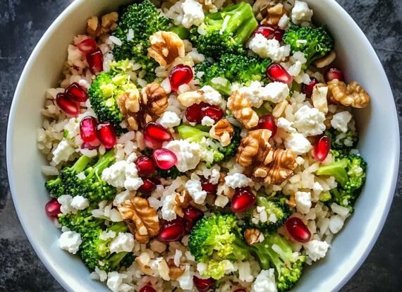 خاص ترین و خوشمزه‌ترین سالاد پاییزی با سس گردو و آب انار