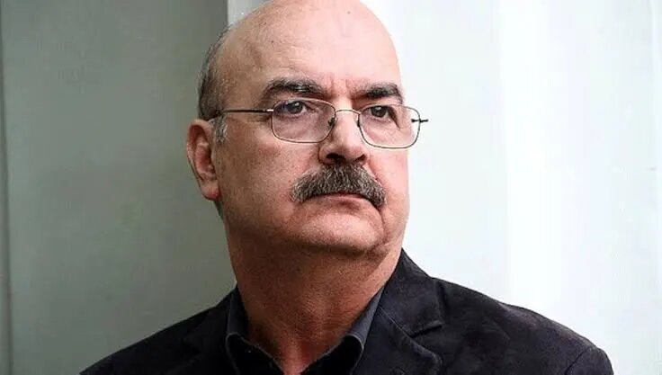 بوی سیگار خاص ایرج طهماسب در استودیوی تلویزیونی!